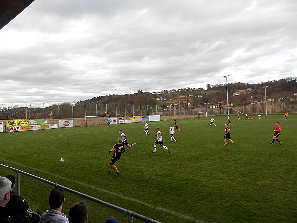 Sportplatz Heiligenkreuz - Heiligenkreuz am Waasen