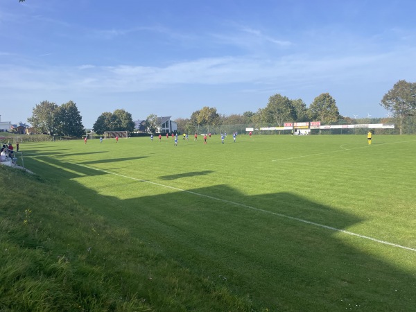 Strimmiger-Berg-Arena - Mittelstrimmig