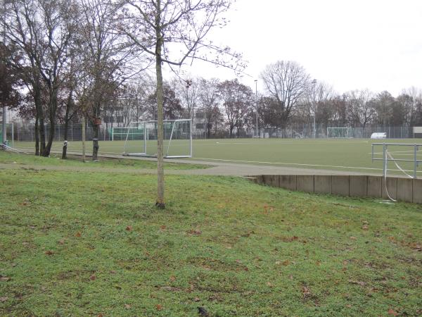 Bezirkssportanlage Mombach Platz 3 - Mainz-Mombach