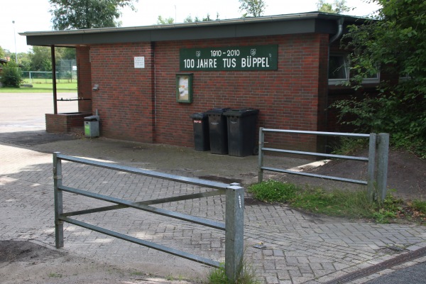 Sportplatz an der Schule - Varel-Büppel