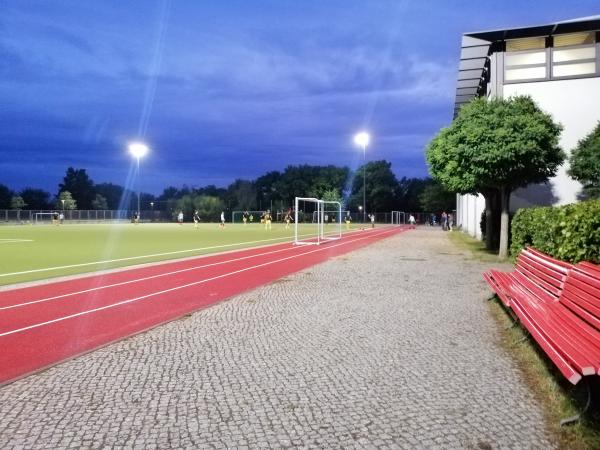 Sportplatz Lieselotte-Berger-Straße - Berlin-Rudow