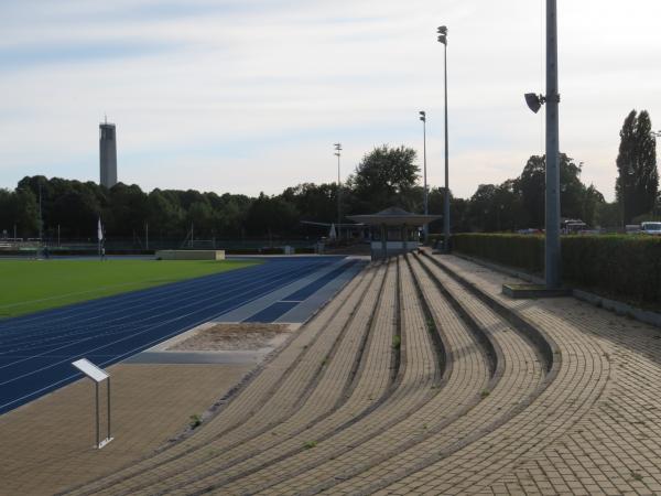 Hanns-Braun-Platz - Berlin-Westend