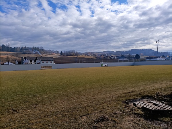 ROTH Handwerker Stadion - Gnas