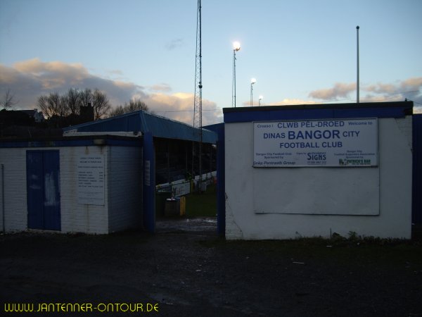 Ffordd Farrar y Stadiwm - Bangor, Gwynedd