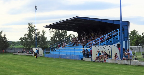 Futbalový štadión Kmeťovo - Kmeťovo