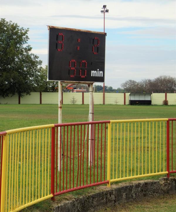 Futbalový štadión ŠK Veľké Úľany - Veľké Uľany