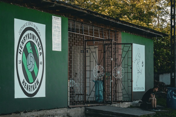 Boisko w Henrykowie - Henryków