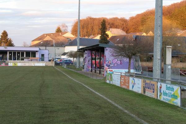 Stade Um Essig - Ell