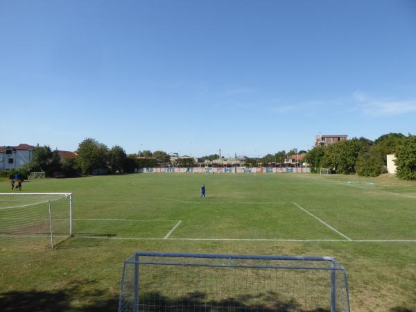 Stadion FK Milutinac - Zemun
