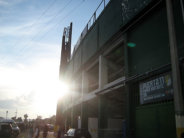 Estadio Nou Camp - León de los Aldamas