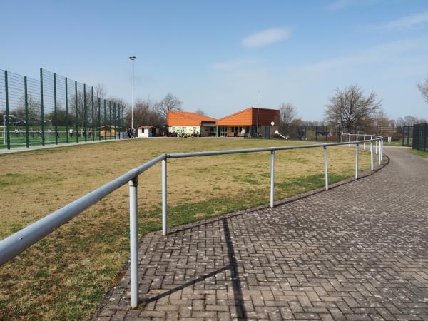 Sportpark Hülschenbrauck - Menden/Sauerland-Platte Heide