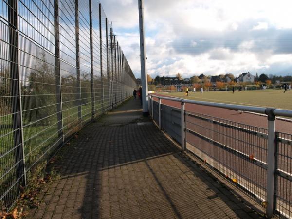 Ernst-Adolf-Sckär-Sportplatz - Velbert-Tönisheide