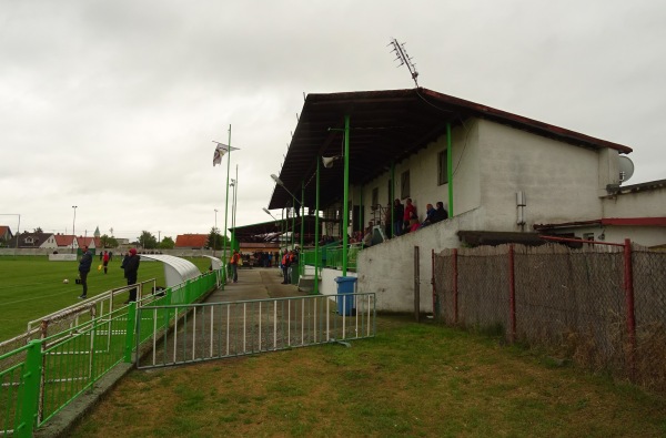 Futbalový štadión Veľké Leváre - Veľké Leváre