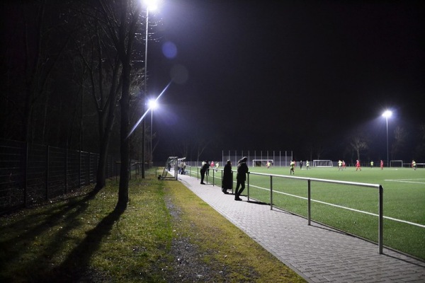 Sportplatz Mielenforster Kirchweg - Köln-Merheim