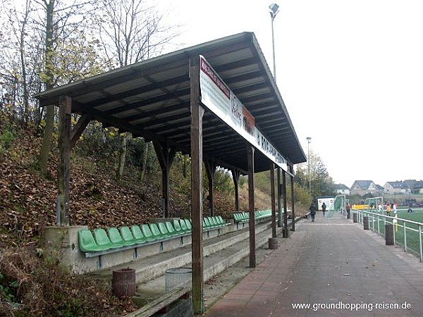 Rolf-Hahn-Stadion - Overath-Heiligenhaus