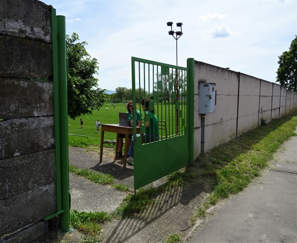 Futbalové ihrisko Čáčov - Senica-Čáčov