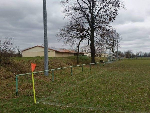 Sportzentrum Wallhausen Platz 2 - Wallhausen/Helme