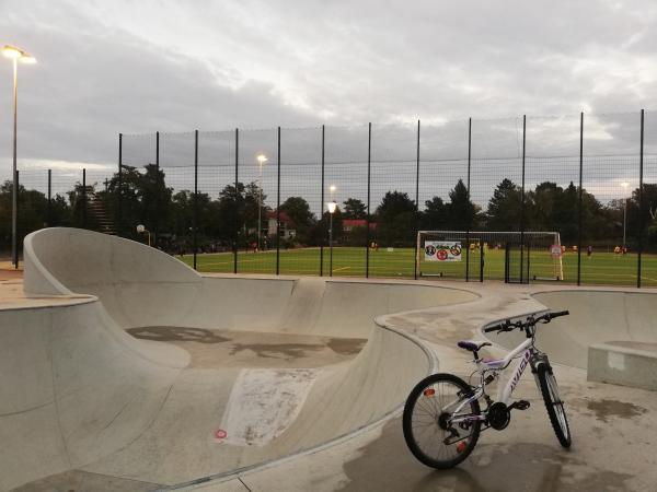 Sportplatz Lippstädter Straße - Berlin-Lichterfelde