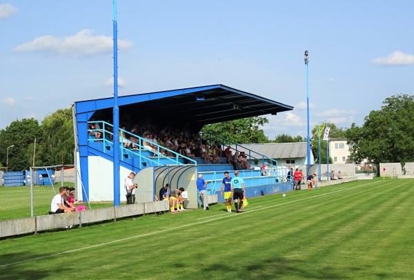 Futbalový štadión Kmeťovo - Kmeťovo