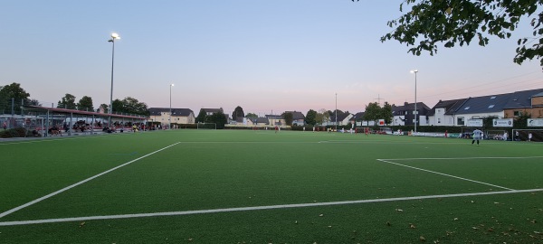 Sportplatz Kurt-Schumacher-Straße - Troisdorf-Friedrich-Wilhelms-Hütte