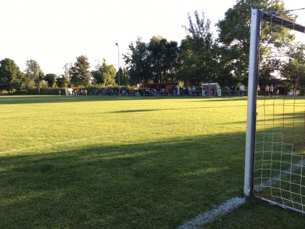 Sportplatz an der alten Schule - Meddewade