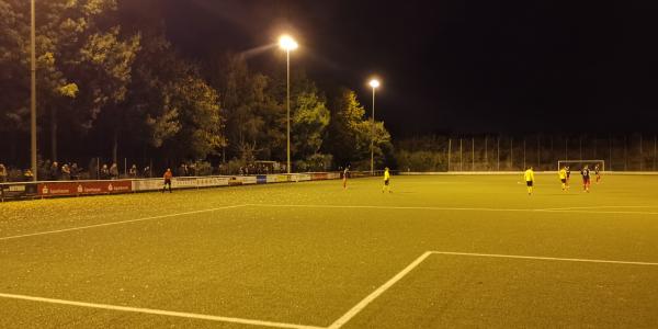 Jupp-Breuer-Stadion Nebenplatz - Grevenbroich-Kapellen