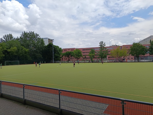 Sportplatz Storkower Straße - Berlin-Fennpfuhl
