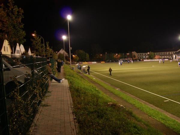 Sportplatz an der Römerhalle - Wöllstadt-Ober-Wöllsatdt