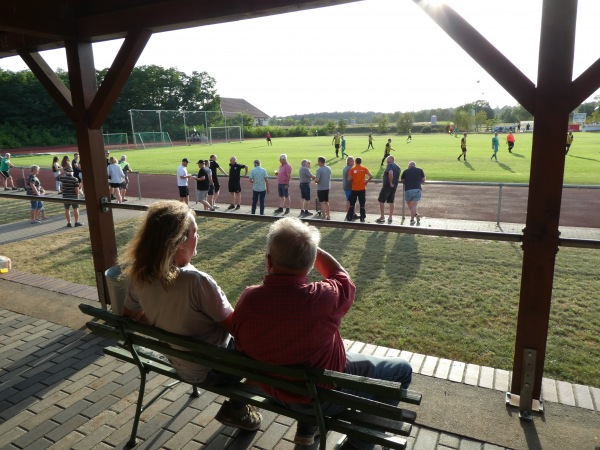 Sportanlage Am Park - Schönewalde