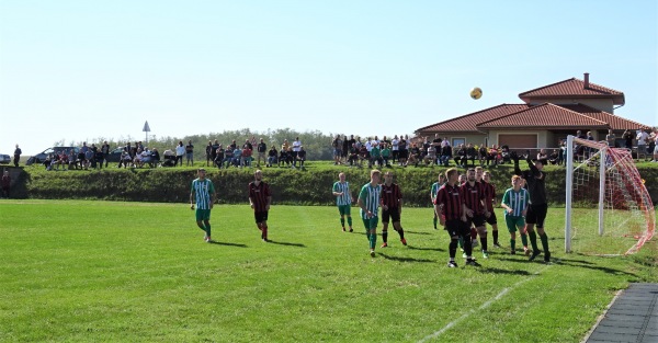 Fotbalove hřiště Skalice - Skalice