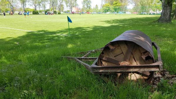 Sportplatz am Eckrand - Erfurt-Azmannsdorf