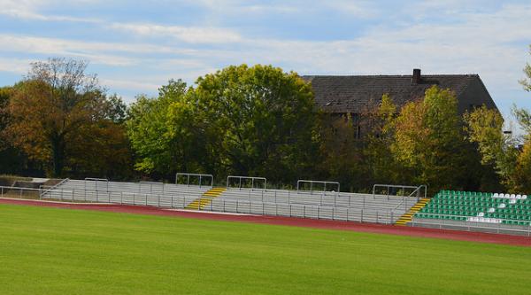 Ernst-Thälmann-Stadion - Zeitz