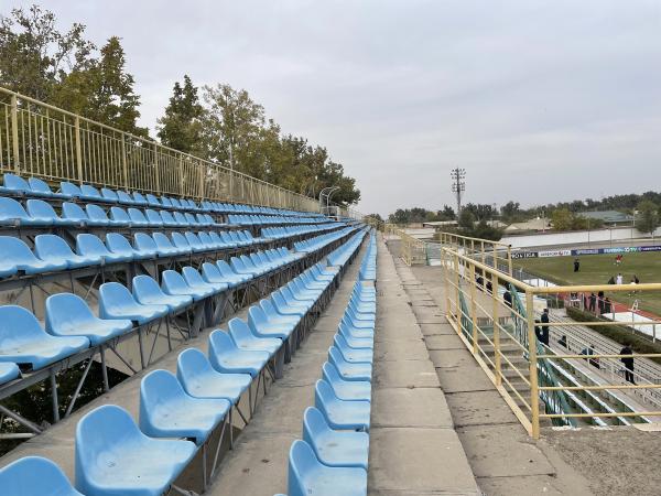 Markaziy Stadion Yangiyer - Yangiyer
