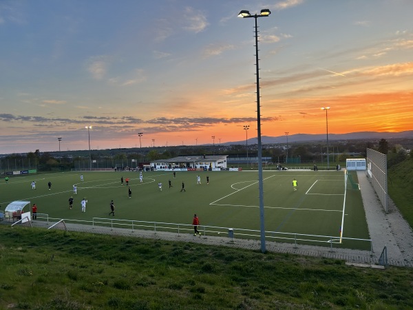 Stadion an der Waldhohl Nebenplatz - Karben-Groß-Karben