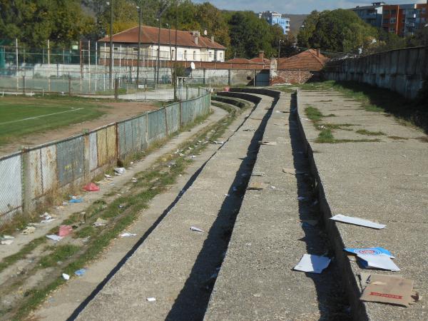 Stadiumi Riza Lushta - Mitrovicë (Kosovska Mitrovica)