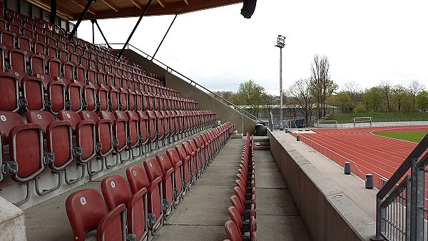 Stadion Festwiese - Stuttgart-Bad Cannstatt