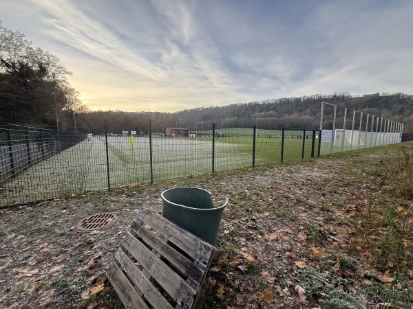 Sportplatz an der Teufelsburg - Überherrn-Felsberg