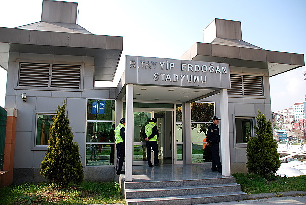 Recep Tayyip Erdoğan Stadyumu - İstanbul