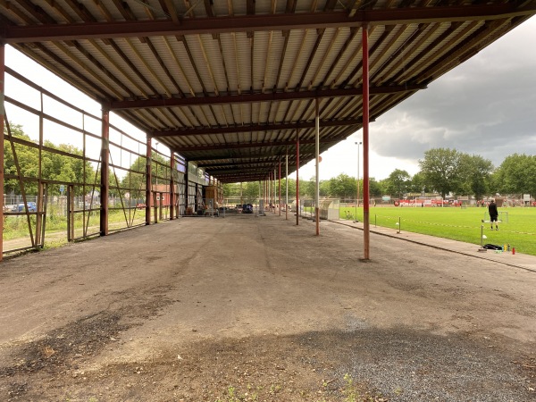 Oststadtstadion der Bezirkssportanlage Bothfeld - Hannover-Bothfeld