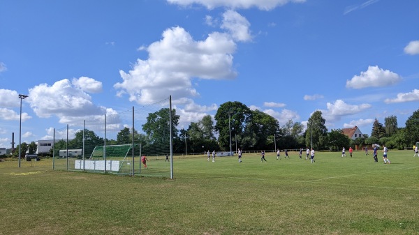 Sportplatz am Bahnhof - Bartenshagen-Parkentin