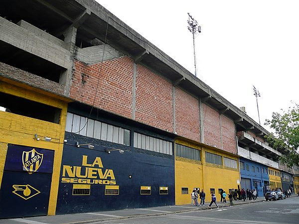 Estadio Don León Kolbovski  Agropecuario, Sportivo Barracas