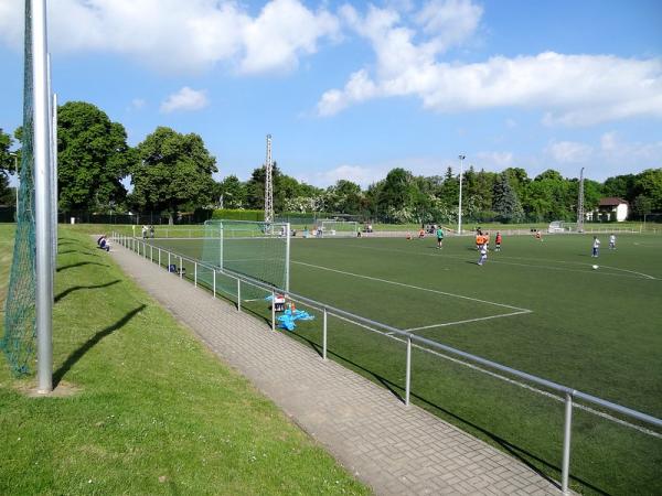 Stadion der Einheit Nebenplatz 2 - Staßfurt