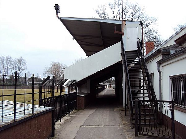 Stadion der Hüttenwerker auf den Sportanlagen Waldstraße - Eisenhüttenstadt