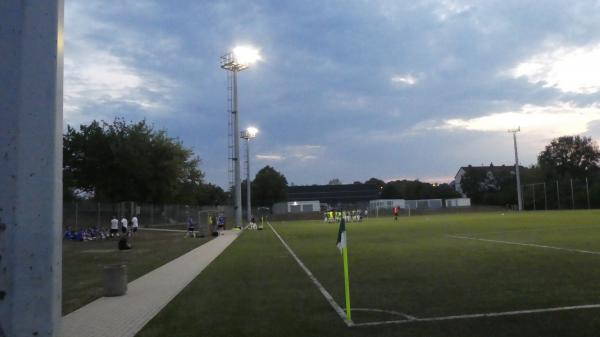 Stadion im Bildungszentrum Nebenplatz 2 - Halle/Saale-Neustadt