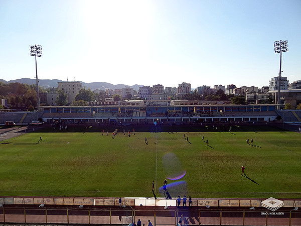Stadiumi Kombëtar Qemal Stafa - Tiranë (Tirana)