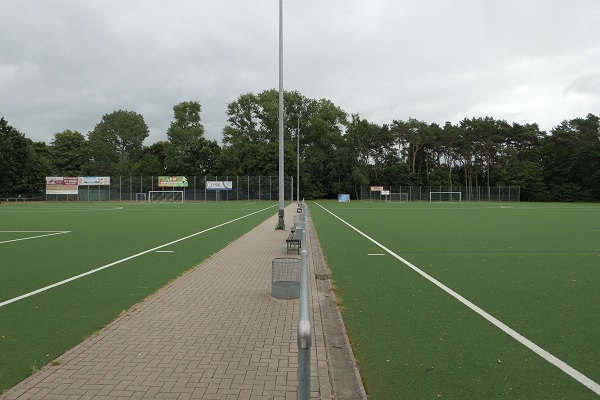 Stadion Sander Tannen Nebenplatz 1 - Hamburg-Bergedorf