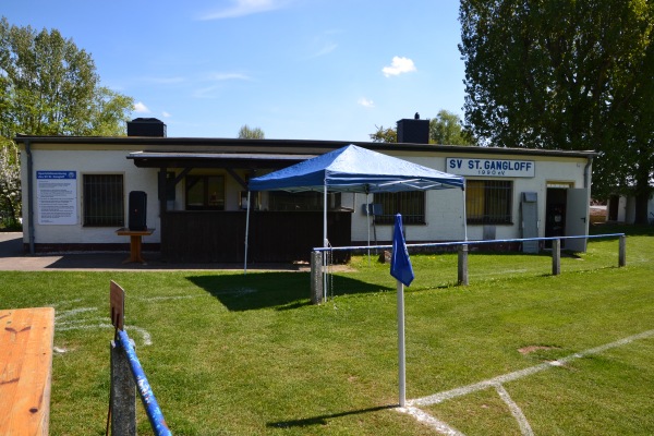 Sportplatz Hinter der Schule - St. Gangloff