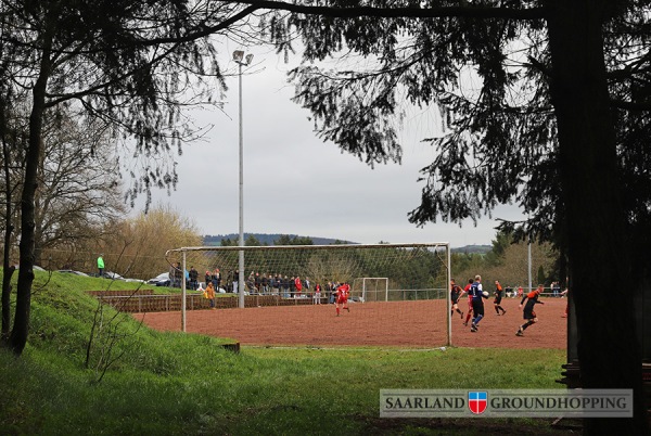 Sportplatz Friedhofstraße - Glanbrücken