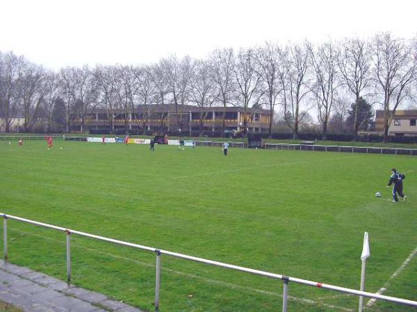 Bezirkssportanlage Düsseldorfer Straße - Duisburg-Wanheimerort