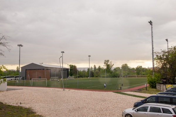 Szőnyi úti Stadion Műfüves pálya - Budapest